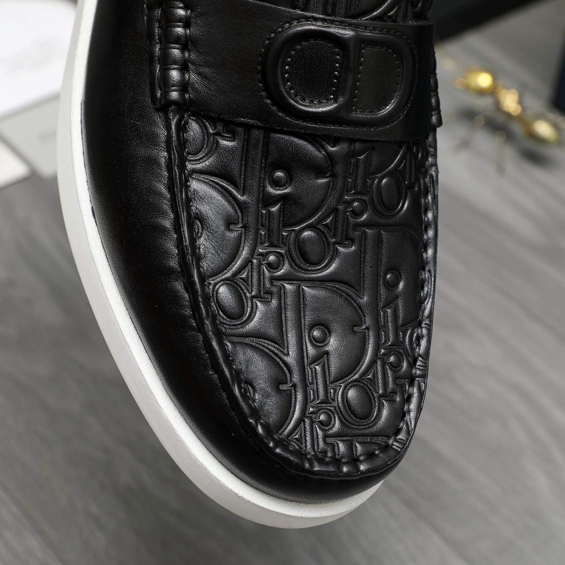 Men's shoes 💰460 Product trademark: Dior "Dior" casual slip-on leather shoes Regular size: 39-44 Product material: Selected cowhide embossed upper, cowhide lining, rubber outsole